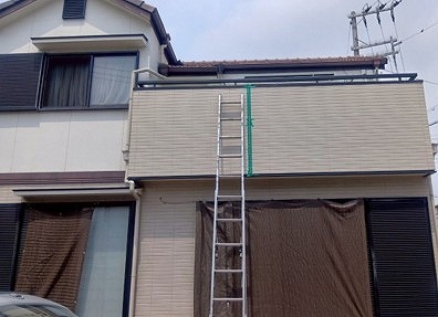 家全体　シーリング　脚立